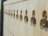 Drewniana azurowa balustrada werandy wzór winorośl